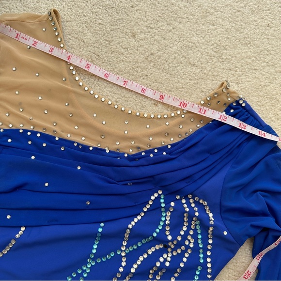New Girl Figure Skating Dress Girl Size M with Hair Scrunchies (155~165cm) - Picture 9 of 12